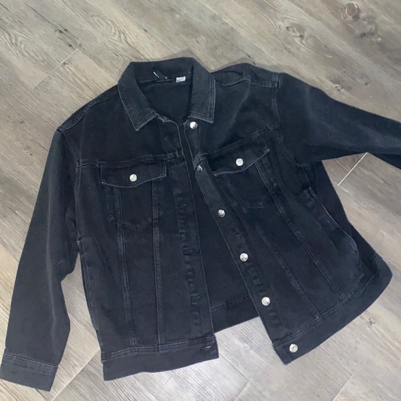 H&M Jackets & Blazers - H&M oversized black jean jacket